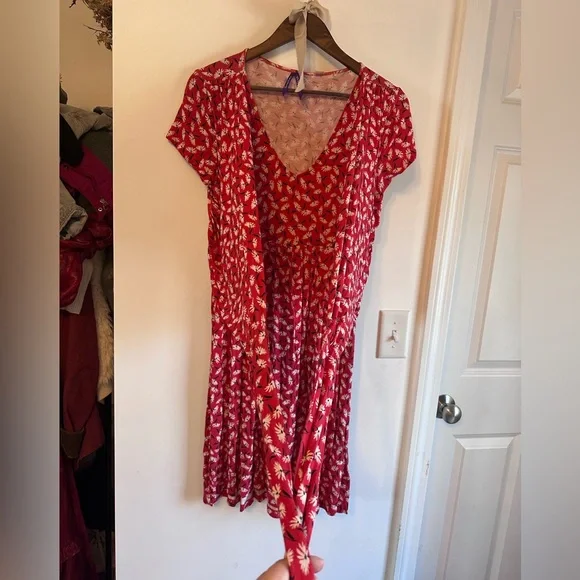 Seraphine Red Floral Nursing Wrap Dress - Picture 7 of 8